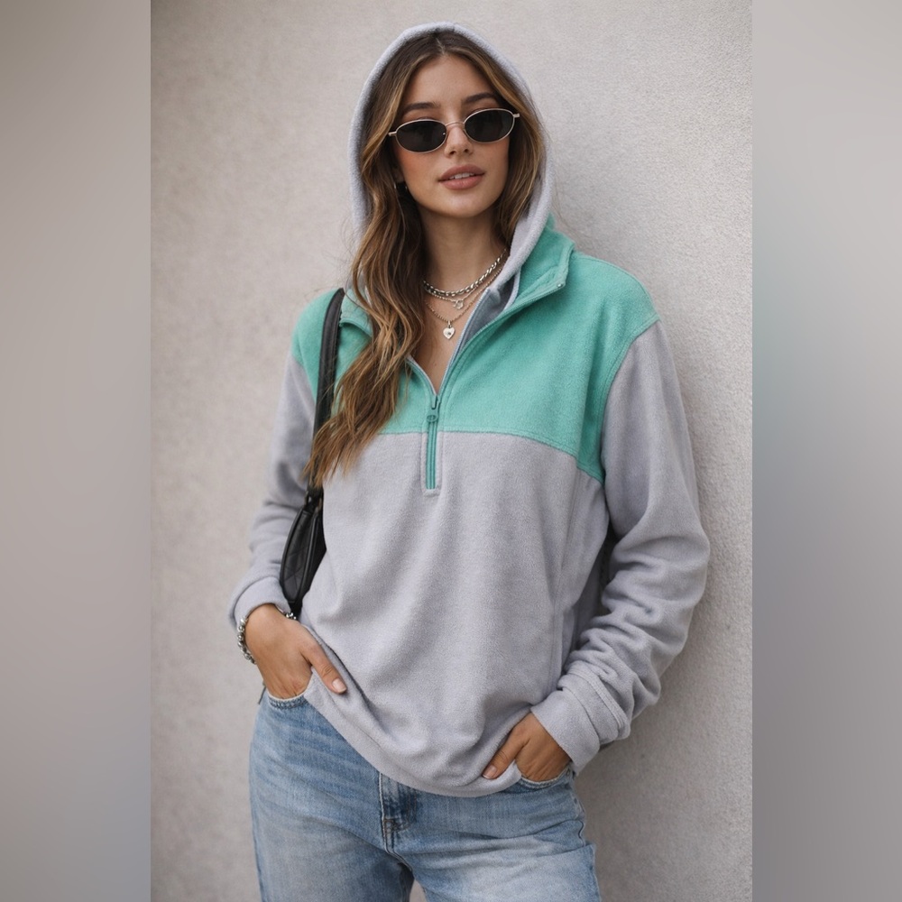 Old Navy Women’s Mint and Gray Fleece Pullover NWT Size XL